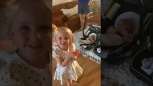 big sister twins meeting baby twins for the first time 🎥 lifewithtwinstwice