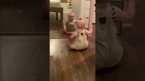 baby sees himself in the mirror for the first time 🎥 tileahlouise_