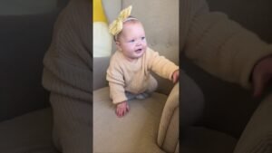 baby trying to stand up for the first time ❤️ 🎥 siobhanavnell