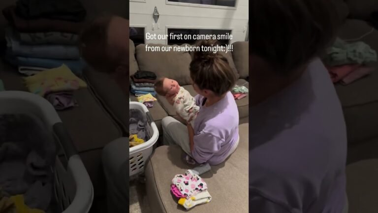 Baby's first smile 😊 🎥 hatchingafamily